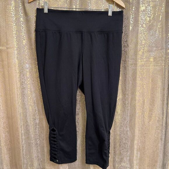 Livi Active Pants - LIVI Active Black Mid Calf Cropped Lattice Tummy Compressing Leggings 14/16